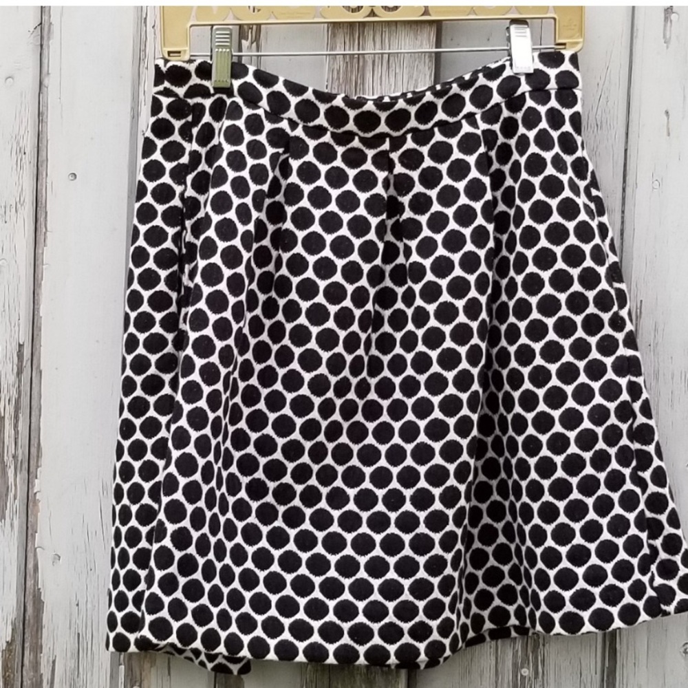 Boden black and white polka dot skirt sz 6 knee length